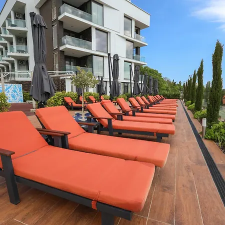 Апартаменты Seaview & Pool *